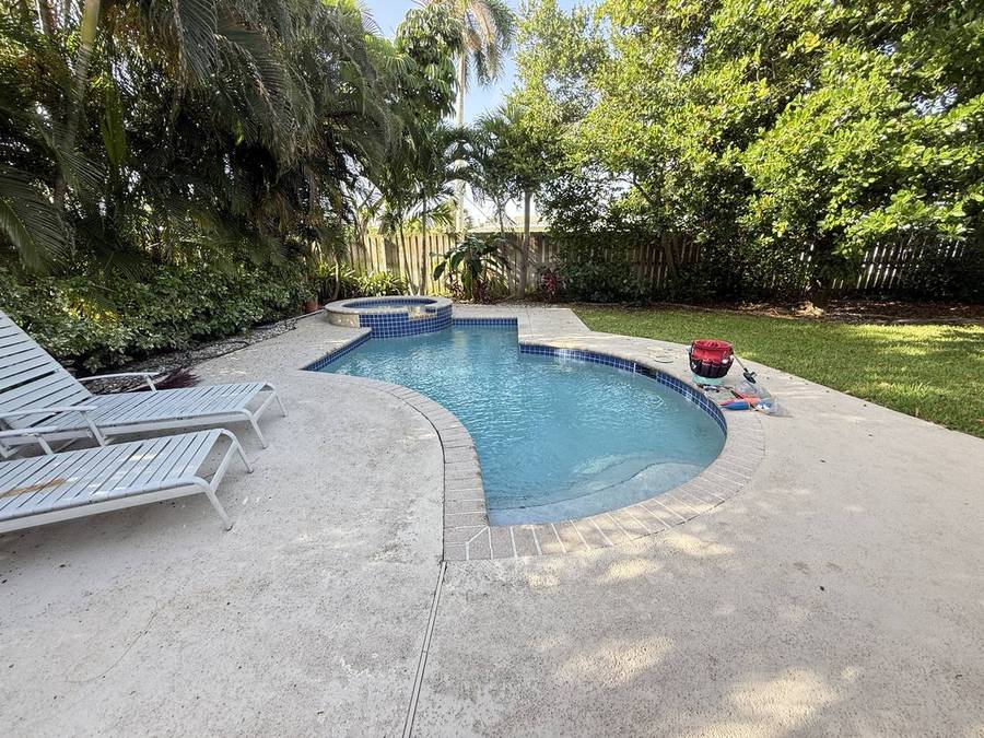 Residential pool in Boca Raton being checked for water loss