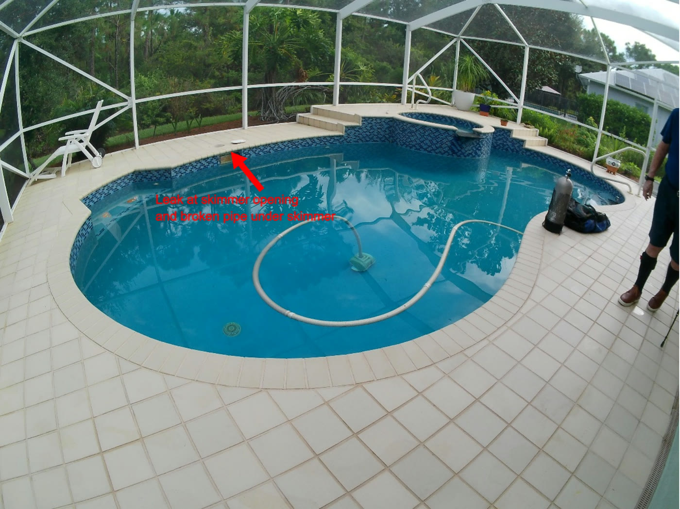 Diagram from a Stuart, FL pool leak detection report showing a leak at the skimmer opening and a broken pipe under the skimmer